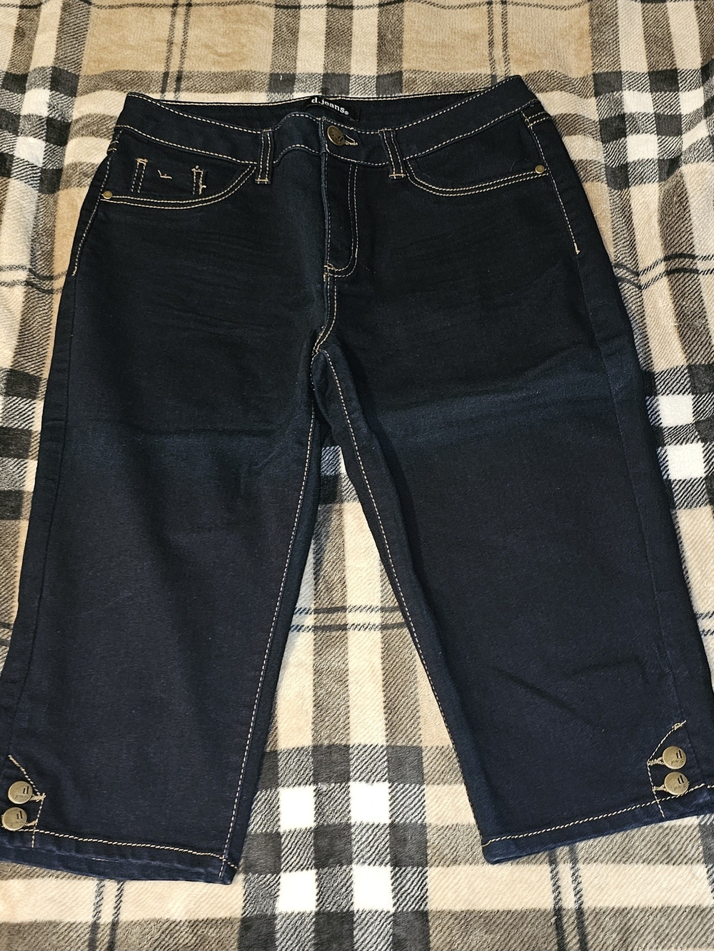 d. jeans Dark Indigo Capris with Contrast Stitching Petite 8P